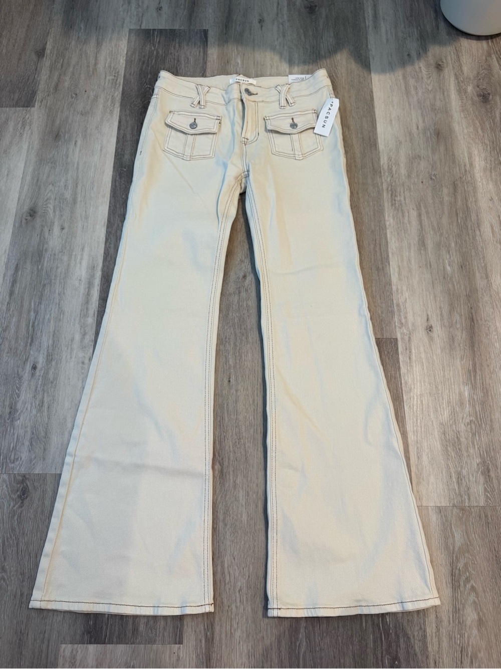 NWT PacSun cream-colored, low-rise flare jeans w/ distinct cargo-style pockets